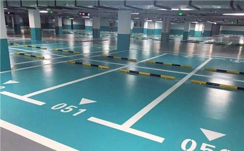 洛隆洛隆环氧地坪中涂：构筑坚固地面的关键环节